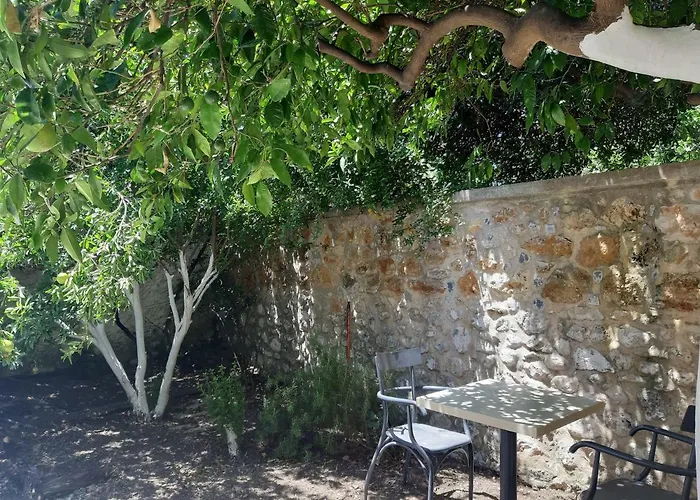 Avli بيت للعطل كارداميلي