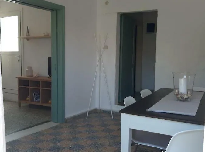 Avli كارداميلي