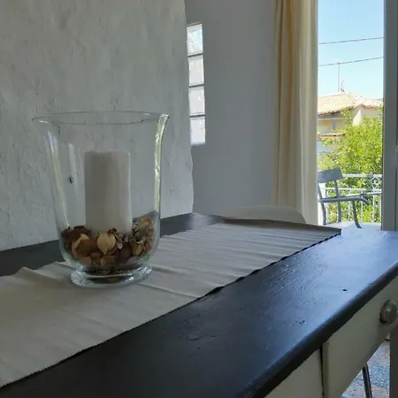 Avli * Kardamyli